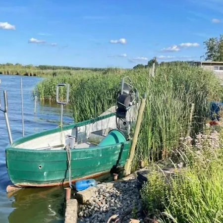 Comfort Meets Coastal Charm 度假居 *